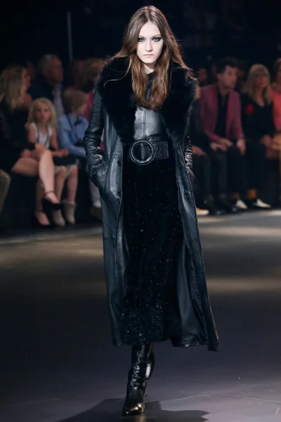 Look 27